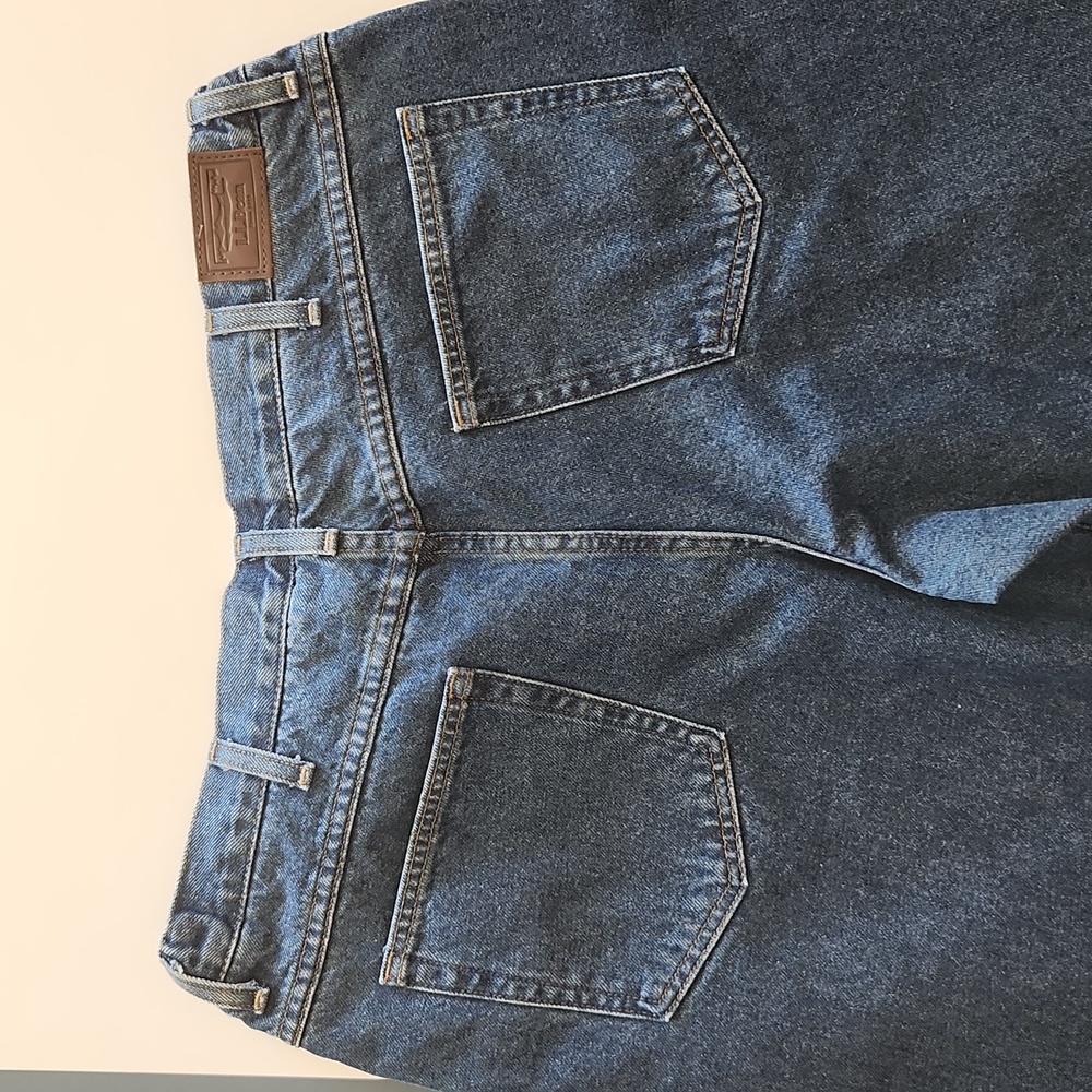 L.L. Bean Men's Comfort Waist Jeans 37x32 - Picture 8 of 8